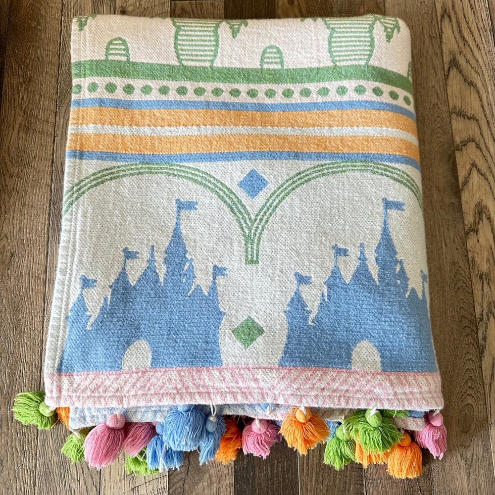 Disney Parks Fantasyland Castle Pastel Knit Throw Blanket Tassels 72x60 Cotton - Picture 4 of 9